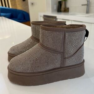Taryn by Taryn‎ Rose Bling Ankle Boots - Size 8, Super Soft & Lightweight & Glam